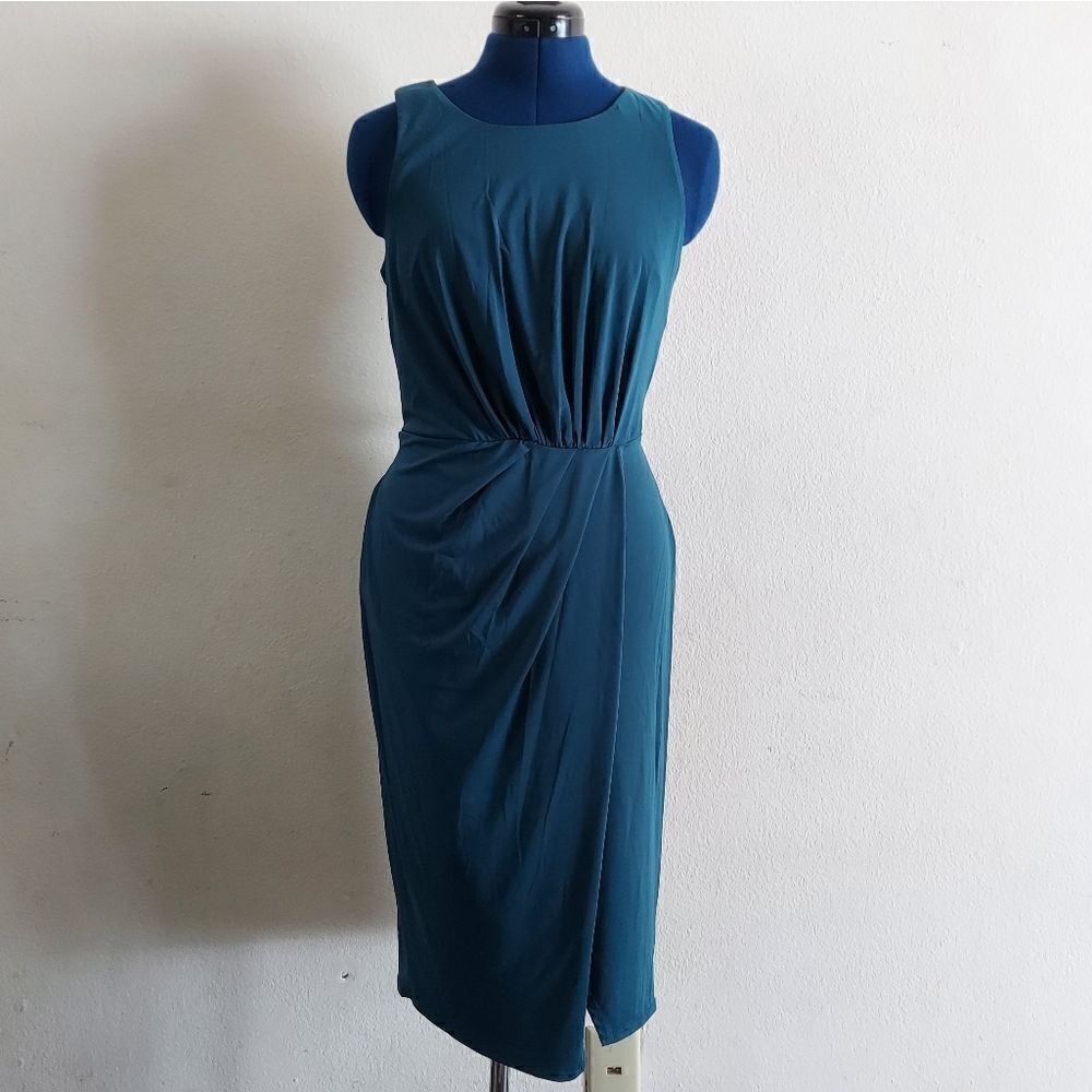 Superfoxx Sleeveless Scoop Neck Ruched Work Knee Lenght Dress Size Small